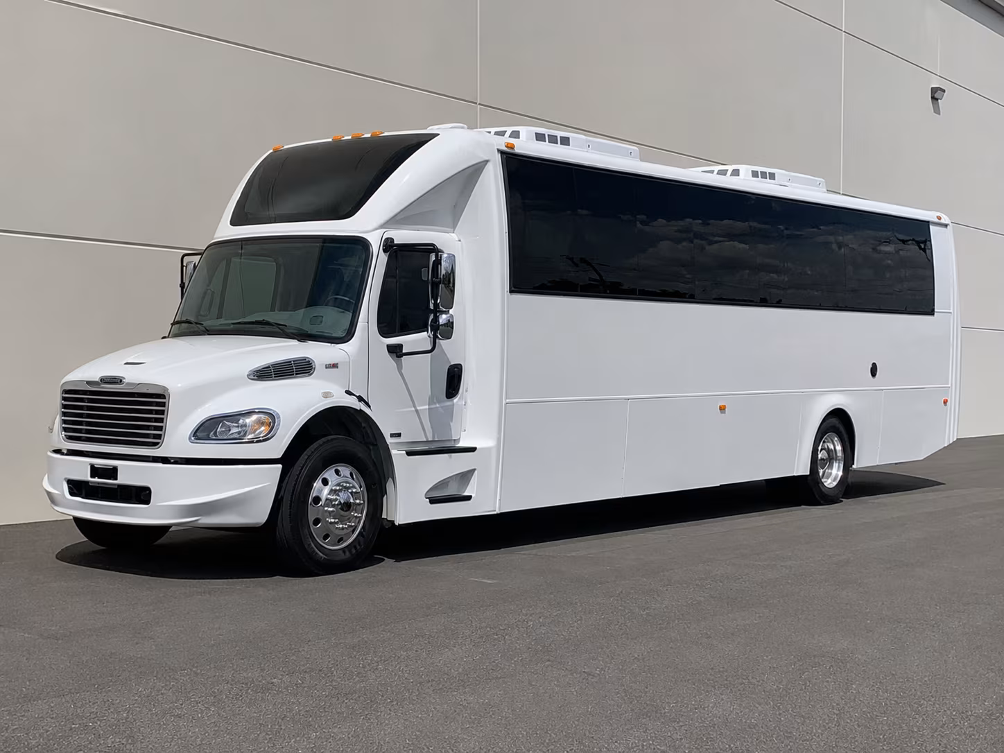 Dayton Birthday, Sweet 16, & Quinceañera Transportation party bus exterior