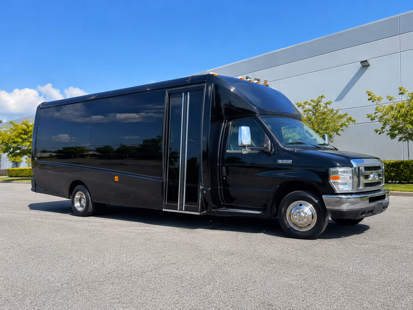 Dayton Birthday, Sweet 16, & Quinceañera Transportation group transportation
