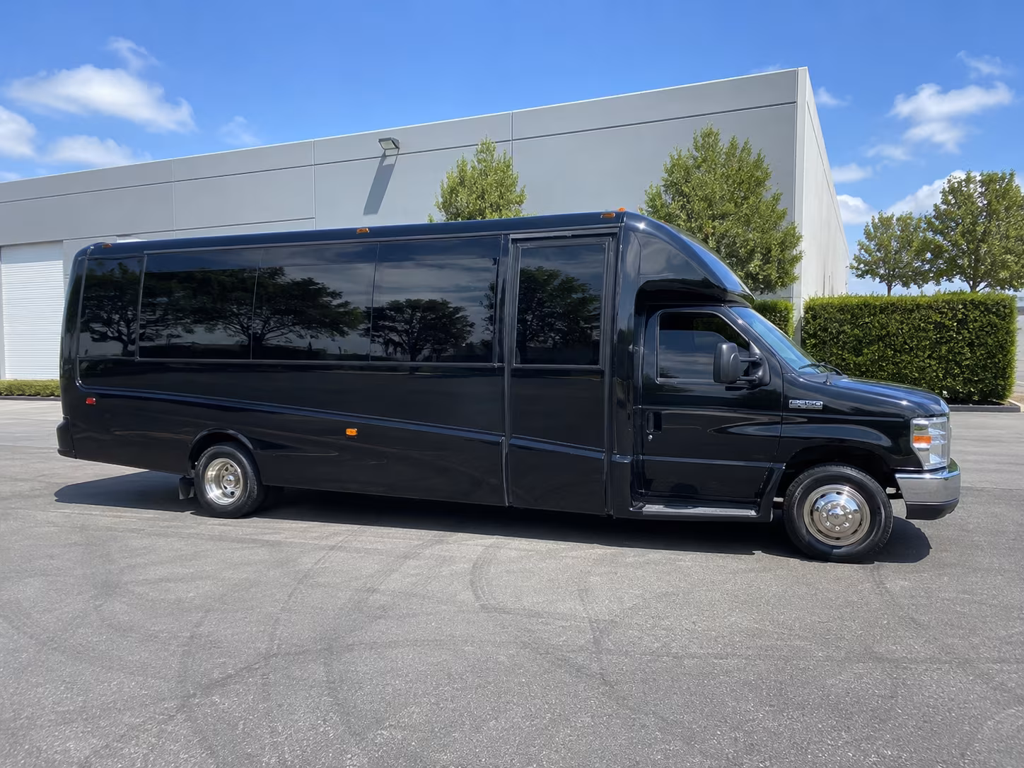 Dayton Winery Tour & Pub Crawl Transportation party bus exterior
