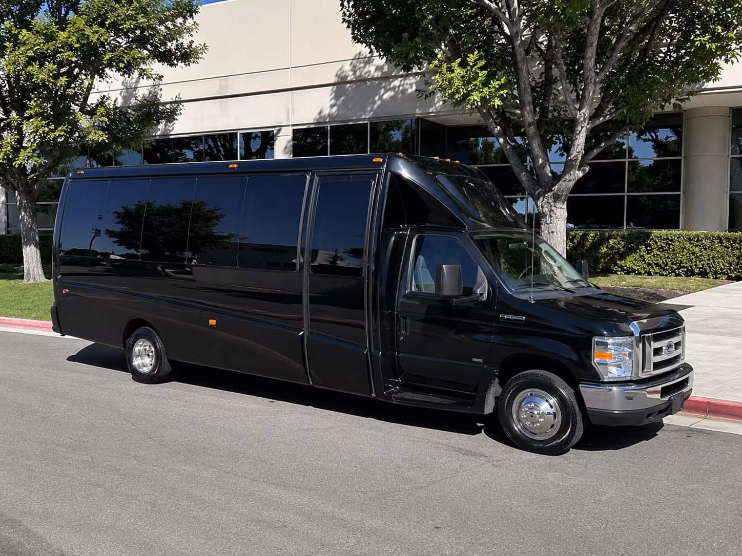 Dayton Winery Tour & Pub Crawl Transportation